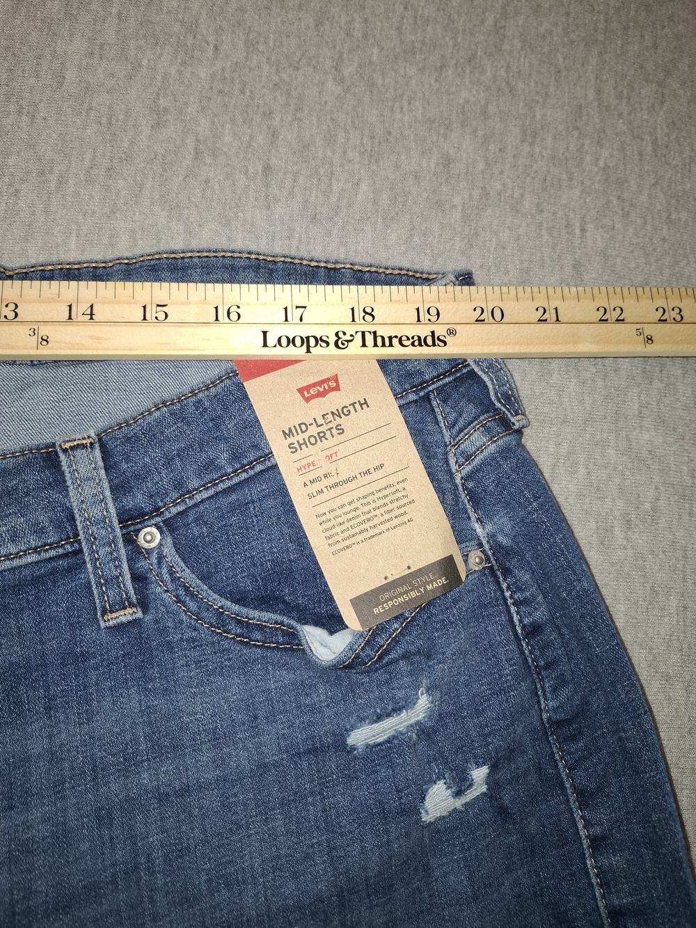 Levi's Mid Wash Rolled-Hem Denim Shorts Size 22w - Picture 3 of 11
